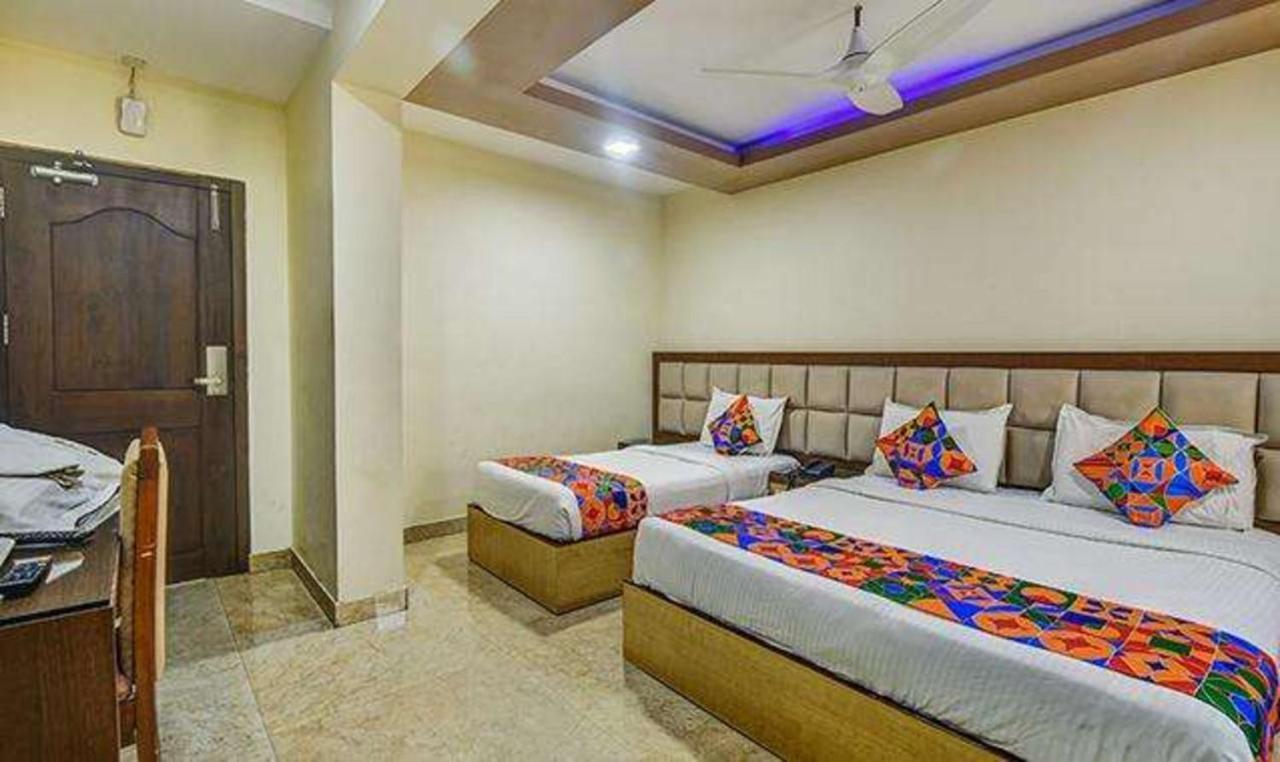 Fabhotel Central Palace Madras Buitenkant foto