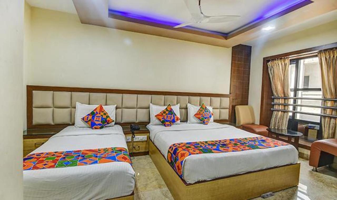Fabhotel Central Palace Madras Buitenkant foto