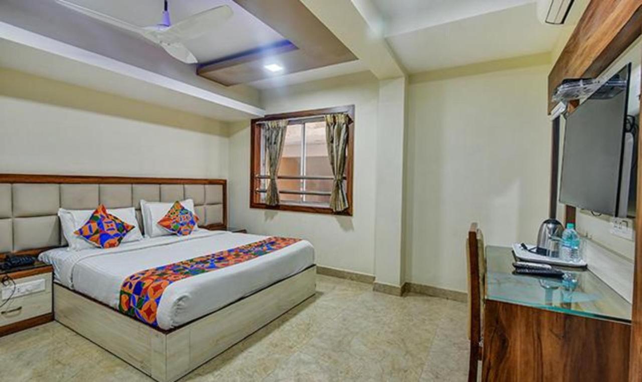 Fabhotel Central Palace Madras Buitenkant foto