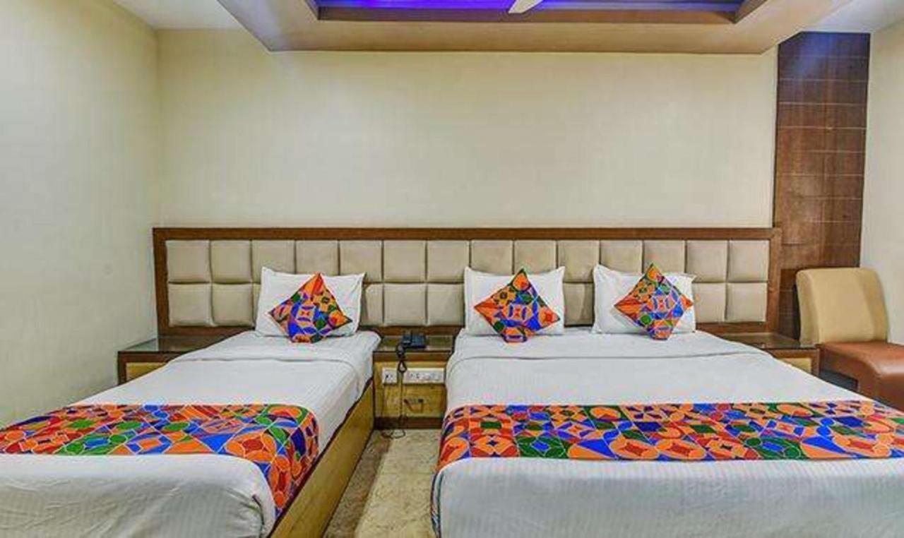 Fabhotel Central Palace Madras Buitenkant foto