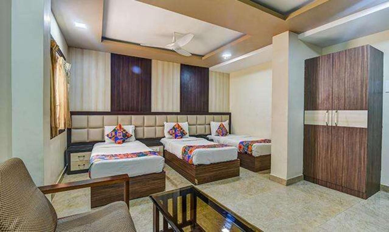 Fabhotel Central Palace Madras Buitenkant foto