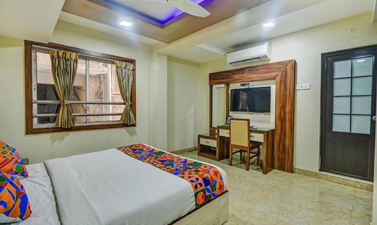 Fabhotel Central Palace Madras Buitenkant foto
