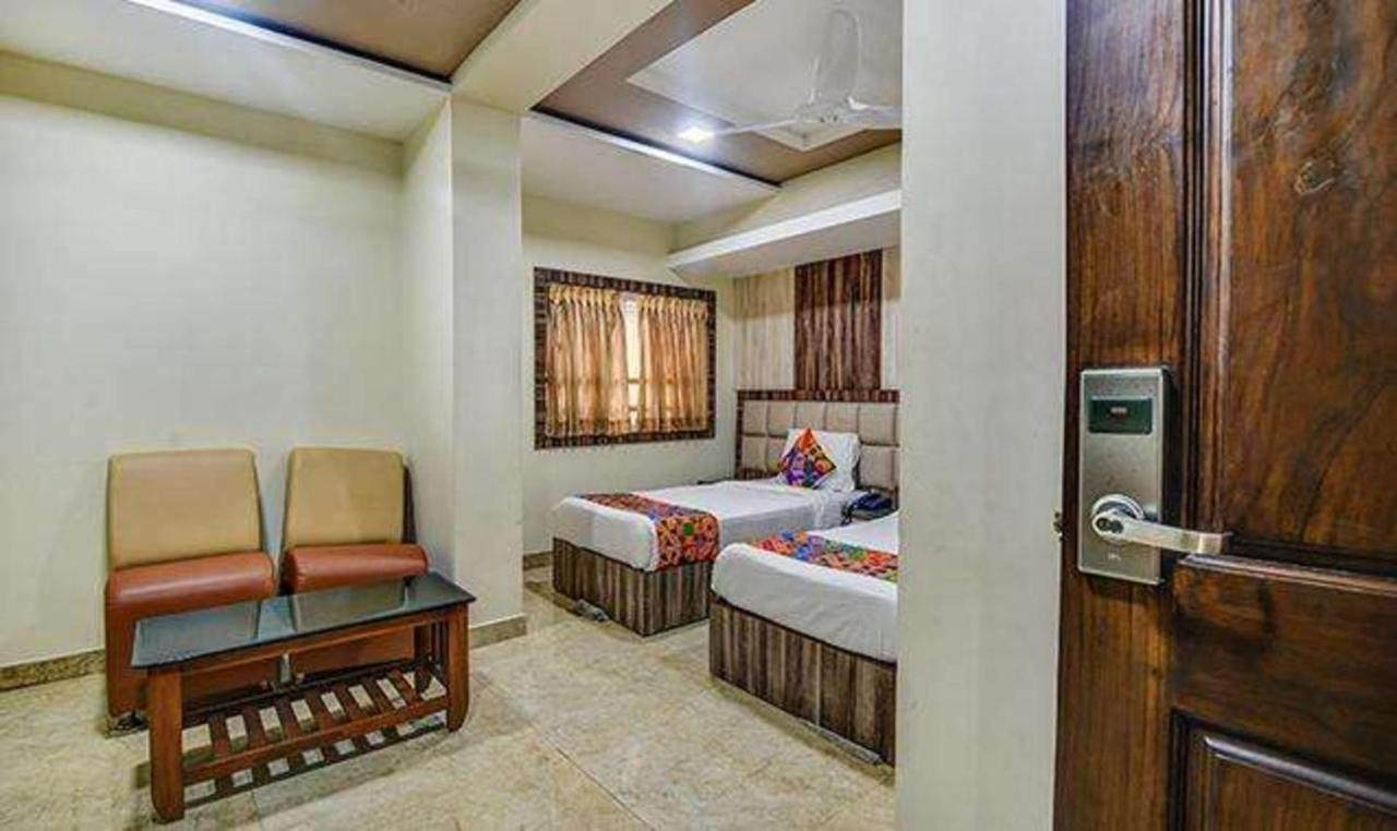 Fabhotel Central Palace Madras Buitenkant foto