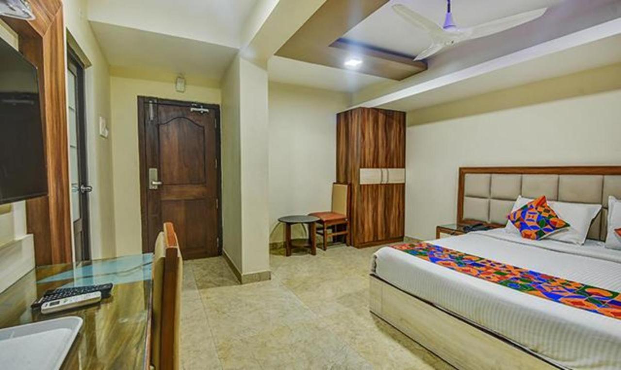 Fabhotel Central Palace Madras Buitenkant foto